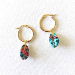 Beachy Seashell & Stainless Steel Earrings - Colorful Leopard Print